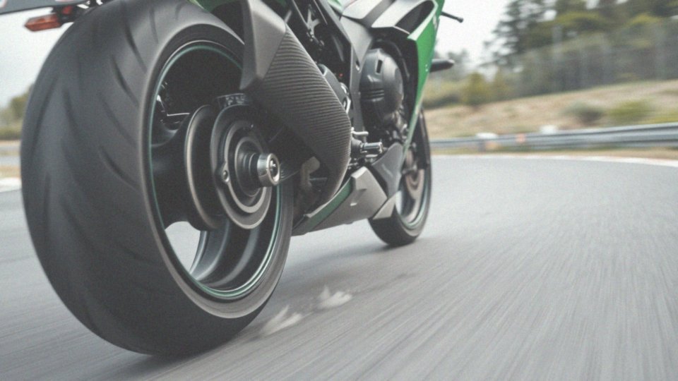 Jak system KLCM optymalizuje przyspieszenie Kawasaki H2R?